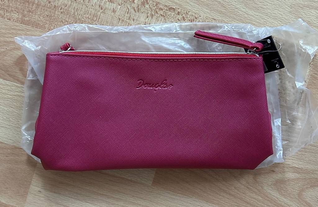 Taschen für Damen: Douglas mini besuty kit – Gebraucht aus Herisau von angelaled