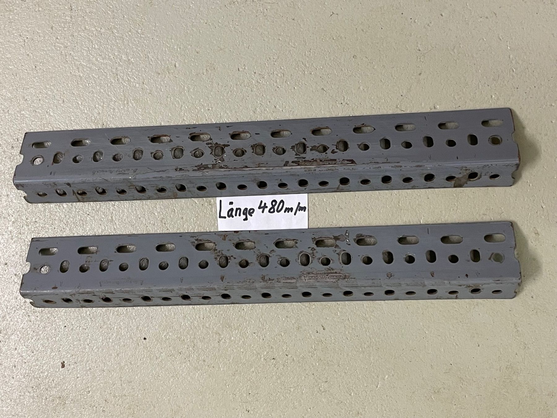 Profile: 2 WINKELEISEN MIT BOHRUNGEN/LANGLOCH – Gebraucht aus schaffhausen von gka_96cv 1