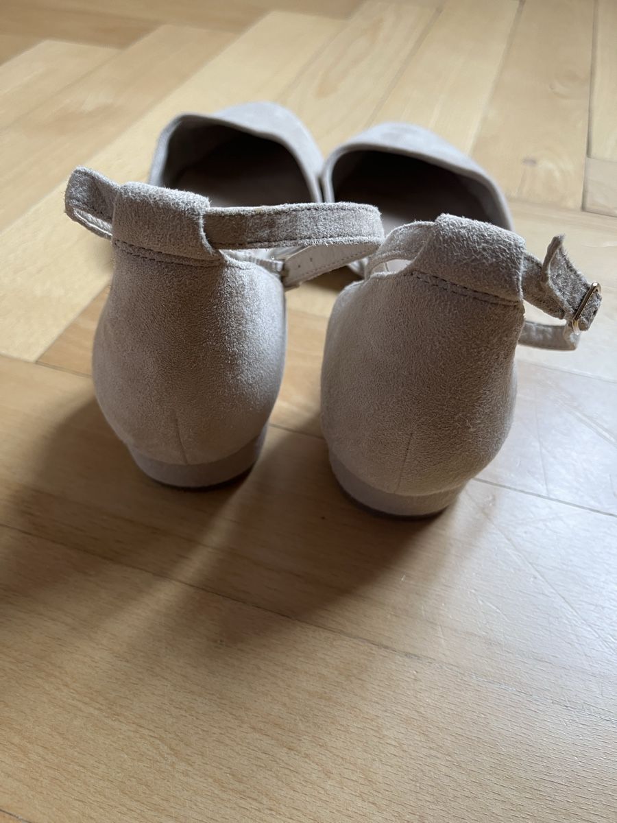 Tamaris Damenschuhe: Flacher Wildlederschuh mit Riemchen – Neu (gemäss Beschreibung) aus Bern von urt_ph6r 4