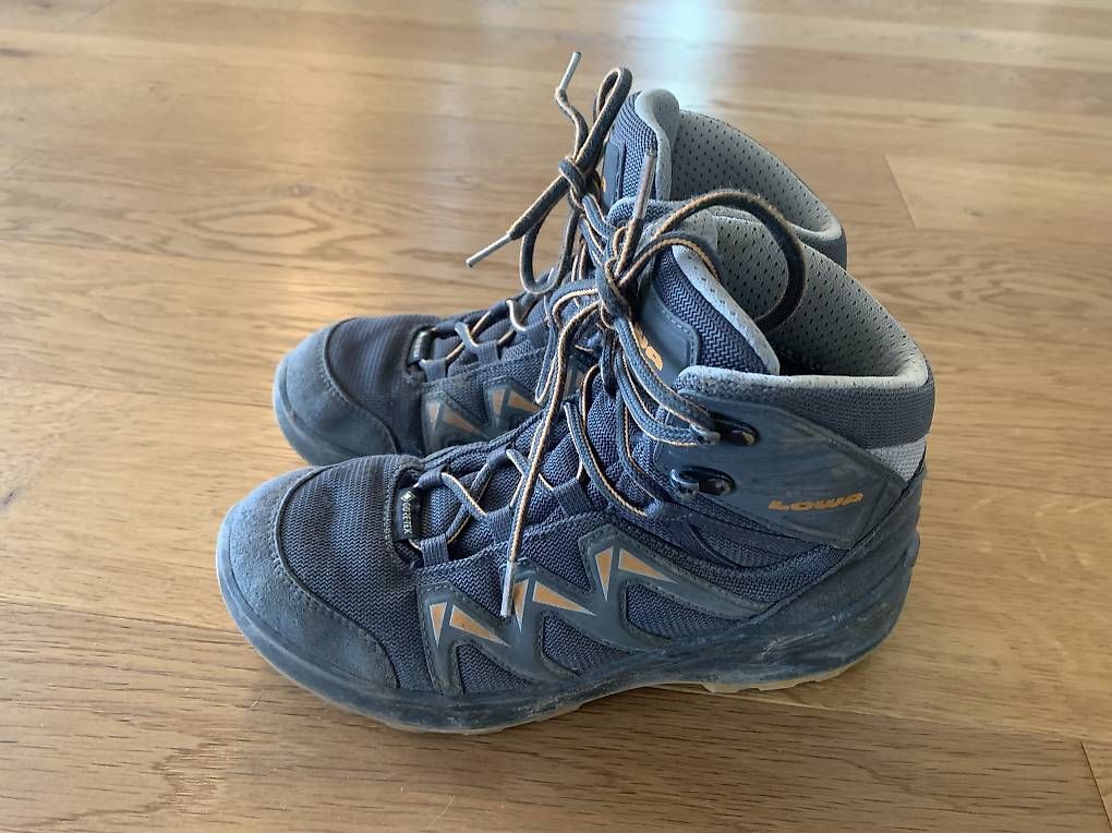 Scarpe per ragazzi: Lowa Wanderschuhe Grösse 34 – Usato da Oberlunkhofen venduto da weininchen