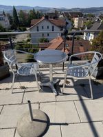 Bistrotisch mit 2 Stühlen