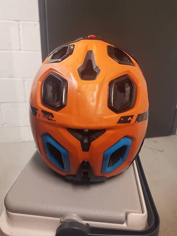 Caschi: MET Parachute helmet Limited Edition – Usato da Adliswil venduto da chr_828c 3