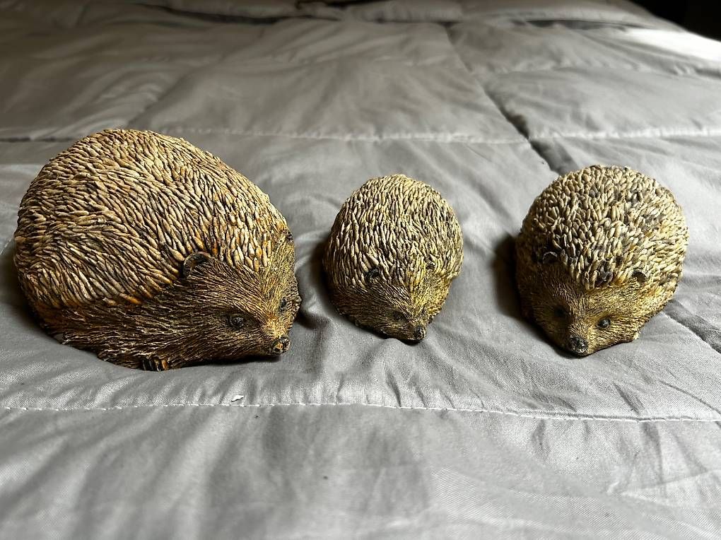 Statuette: 3 Igel Dekofiguren Set Vintage Garten Herbstdeko – Usato da Luzern venduto da sim_5hkz