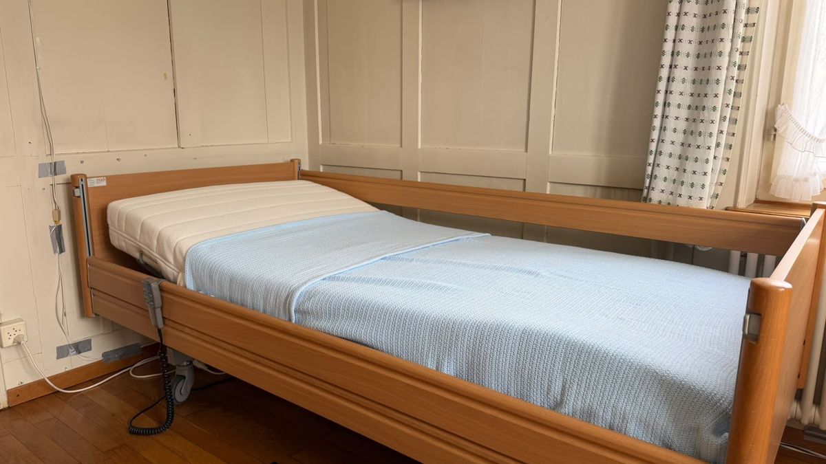 Letti: Pflegebett – Nuovo (secondo la descrizione) da Winterthur venduto da fabia.studer 2