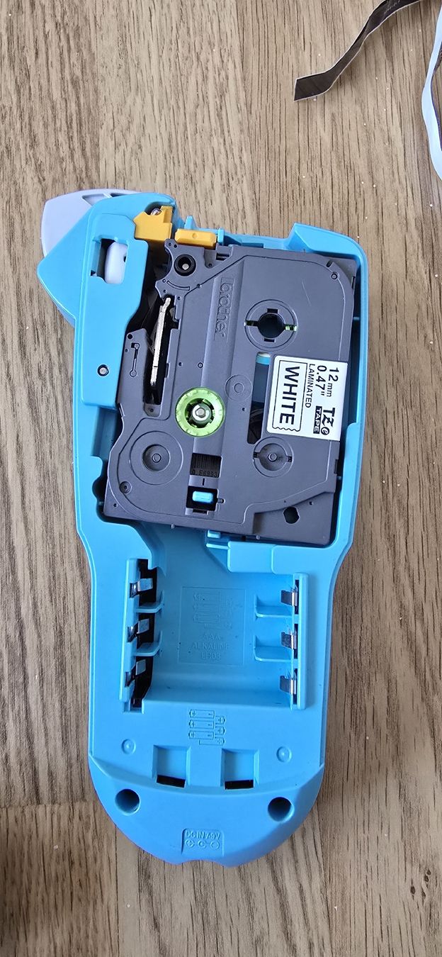 Brother Imprimantes: Brother P-touch 1005 Label Maker Blue Used – D'occasion à Studen BE par tha_dhp8 2
