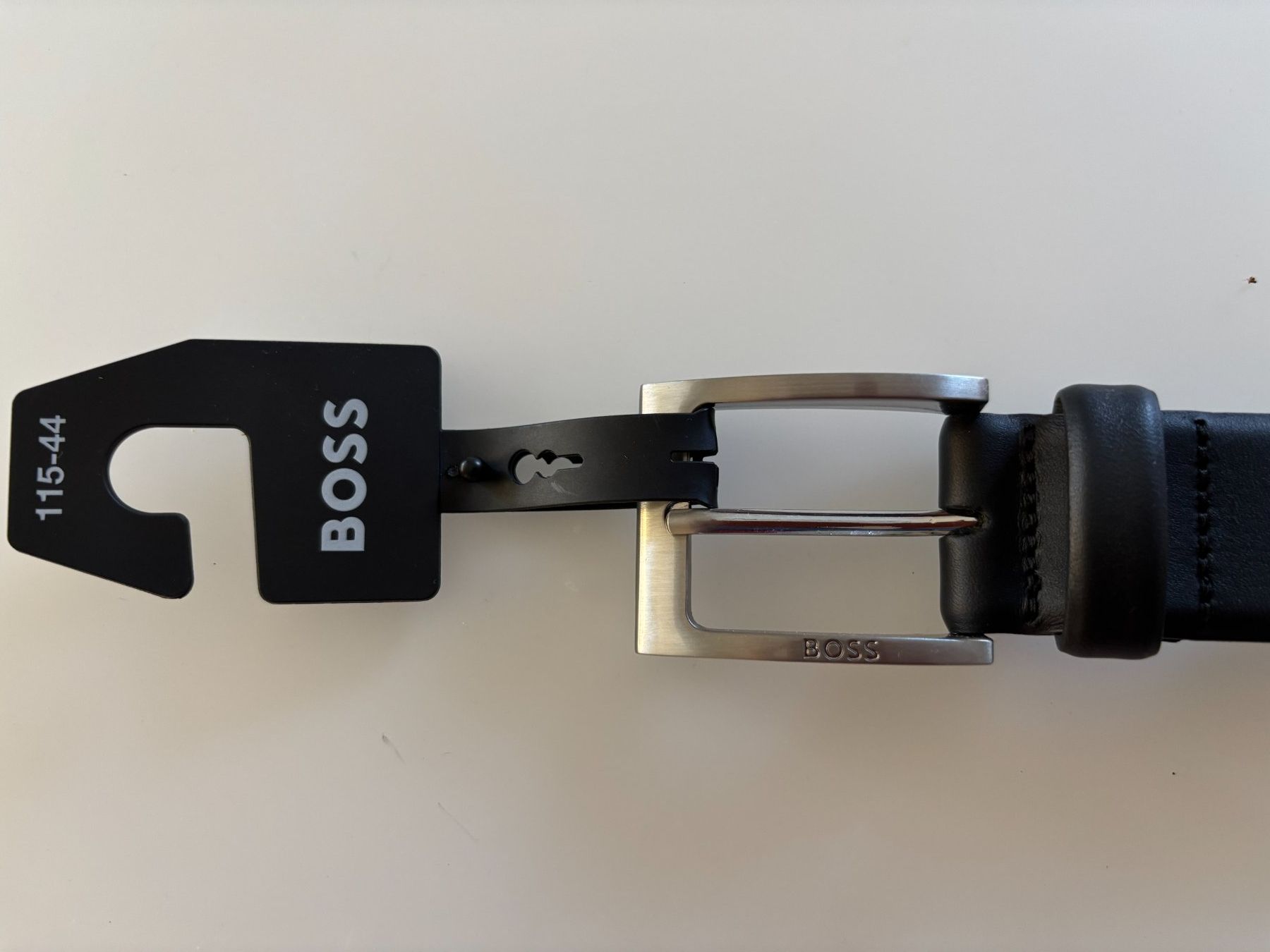 Hugo Boss Gürtel: BOSS Gürtel 'Barnabie' in Schwarz – Neu und originalverpackt aus Hütten von Nid0 2