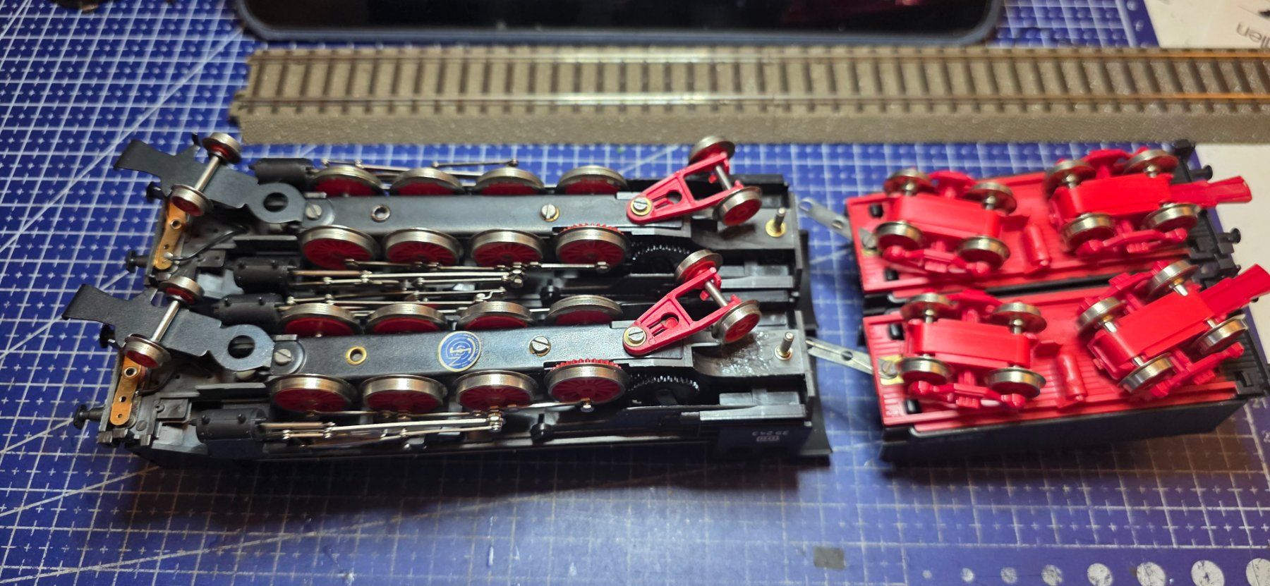 Lima Modellini di ferrovie: Lima DB39 243 2 stück HO/DC analog – Usato da Hochfelden venduto da Danizh0 3