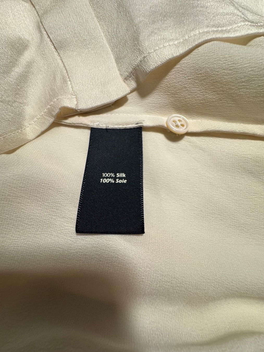 Blusen: Klassische Seidebluse Off White, Gr M, lang – Gebraucht aus Zumikon von calibru 5