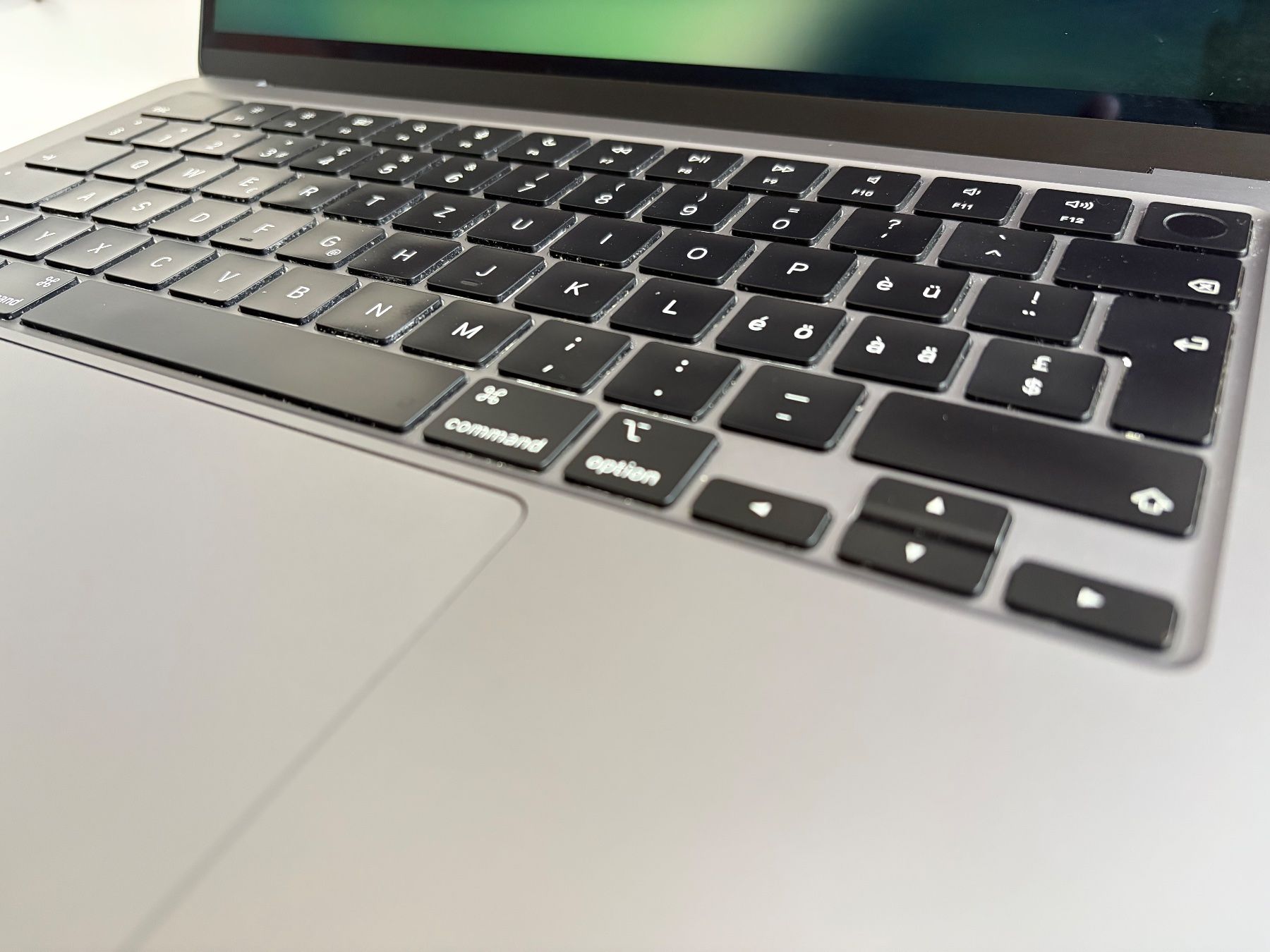 Apple Notebooks: MacBook Air M2 / 512 GB / Spacegrau – Gebraucht aus Matten b. Interl von zwap01 1