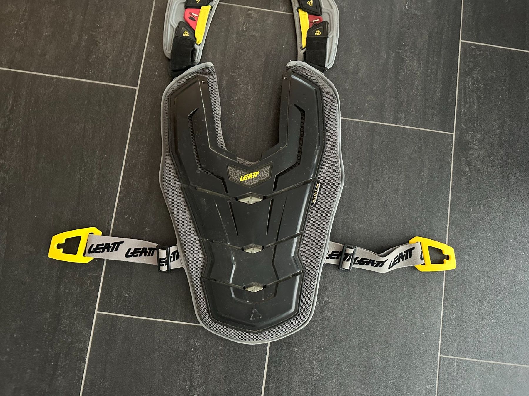 Leatt Protezioni & Imbottiture: Leat protection vest – Usato da Dallenwil venduto da ZD2019 6