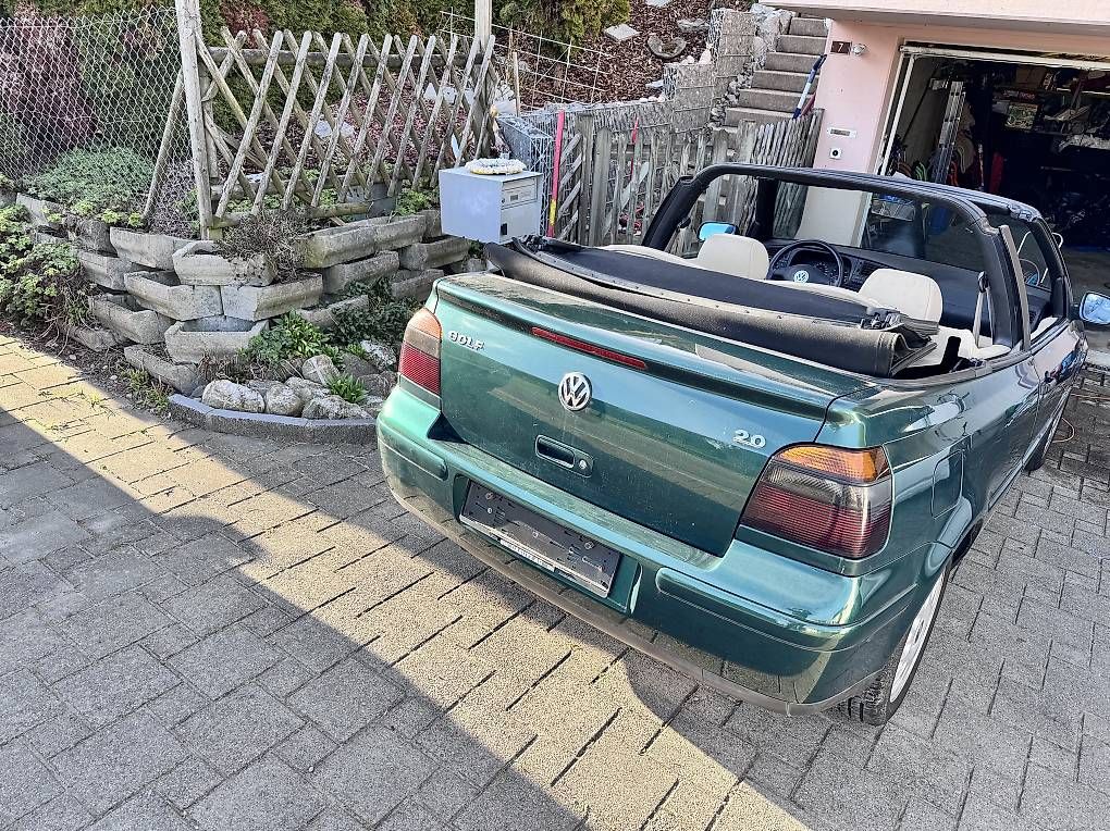 Automobili: Schönes Golf Cabrio ab MFK mit Lederausstattung – Usato da Zuckenriet venduto da Fimatec 2