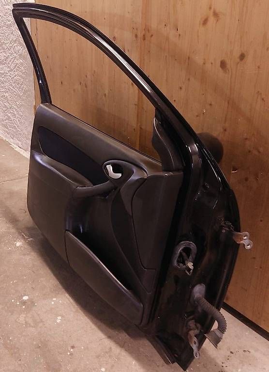 Ford Alle Autoersatzteile: Fahrertür Ford Focus 3 Türer Schwarz – Gebraucht aus Bettlach von tom_yf2m 2