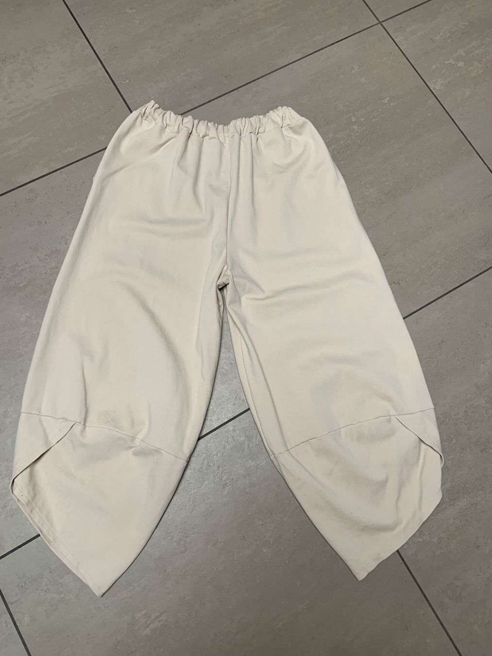 Hosen: Lässige Schlupfhose aus Jersey – Neu (gemäss Beschreibung) aus Sigriswil von ck56 1