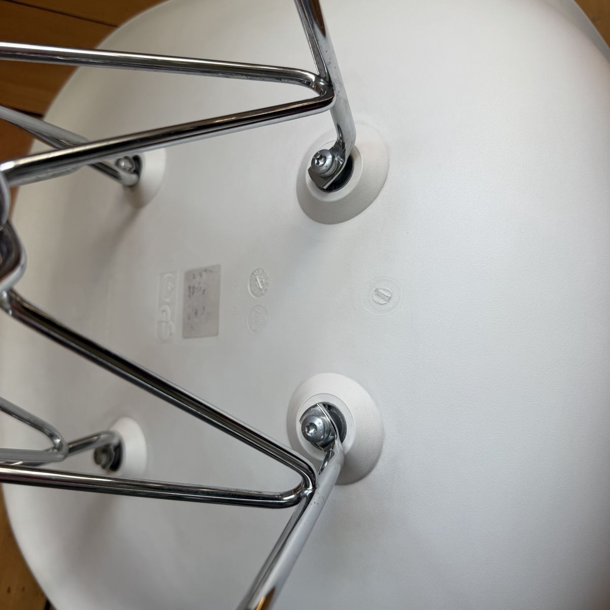 Eames Sedie: Vitra Eames Chair | Plastic Side Chair DSR – Usato da Zürich venduto da kmschrr 5