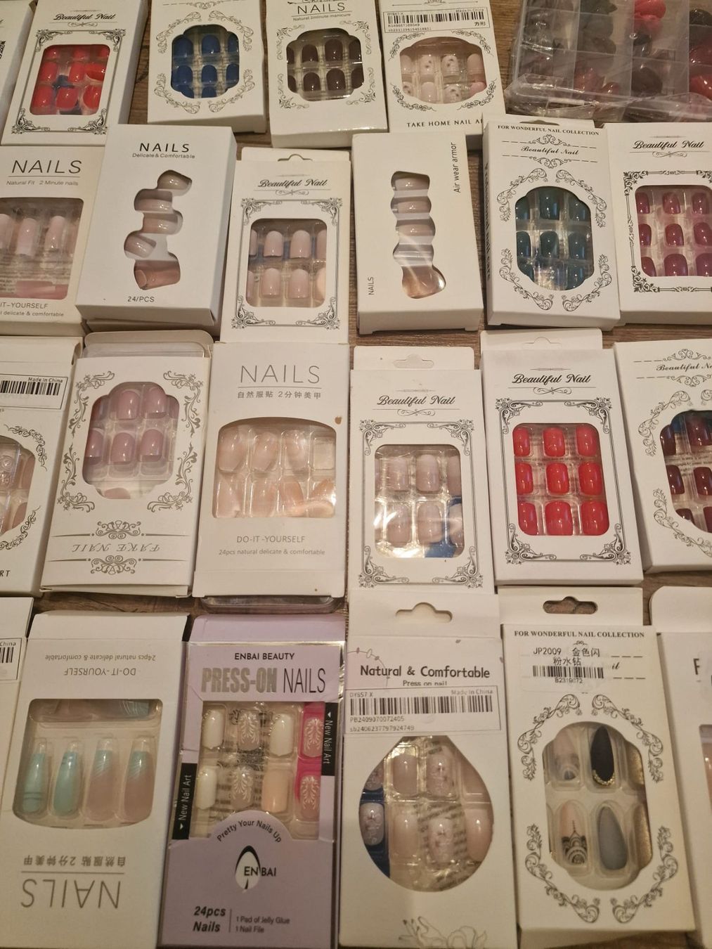 Ongles artificiels: Press ons Set / Nägel – Neuf avec emballage d'origine à Schübelbach par chinchilla84 1