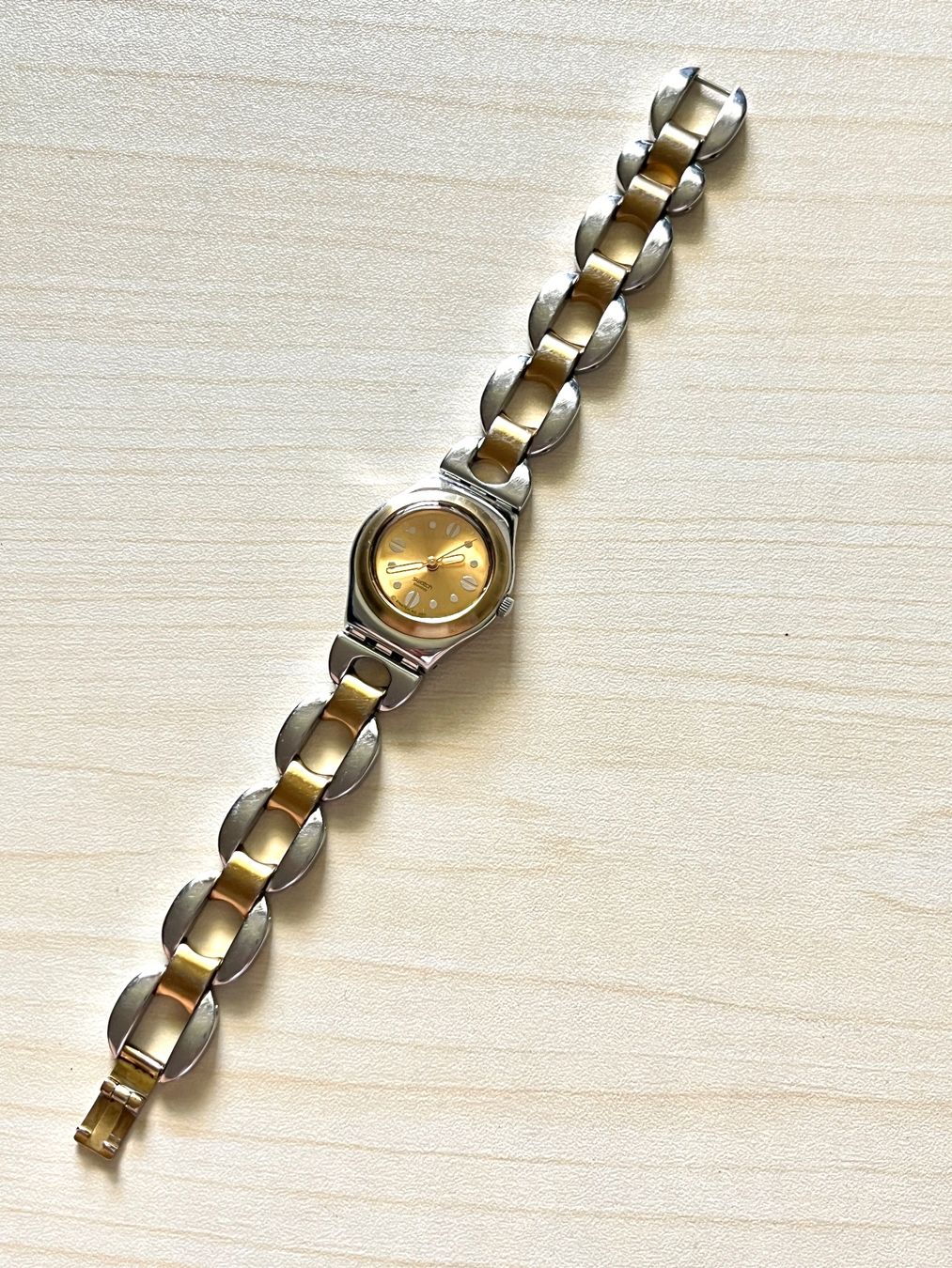 Swatch Orologi: Swatch Damenuhr goldfarben – Usato da Grenchen venduto da chththl 1