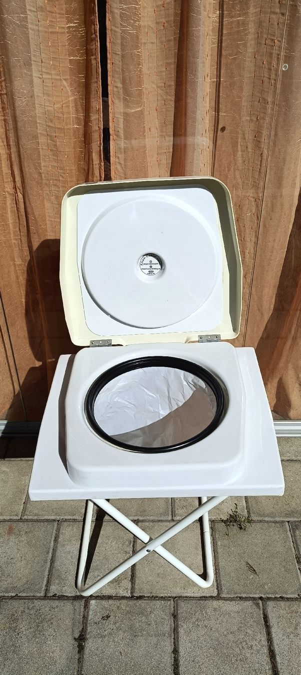 WC: Camping WC – Gebraucht aus Kestenholz von Navara2