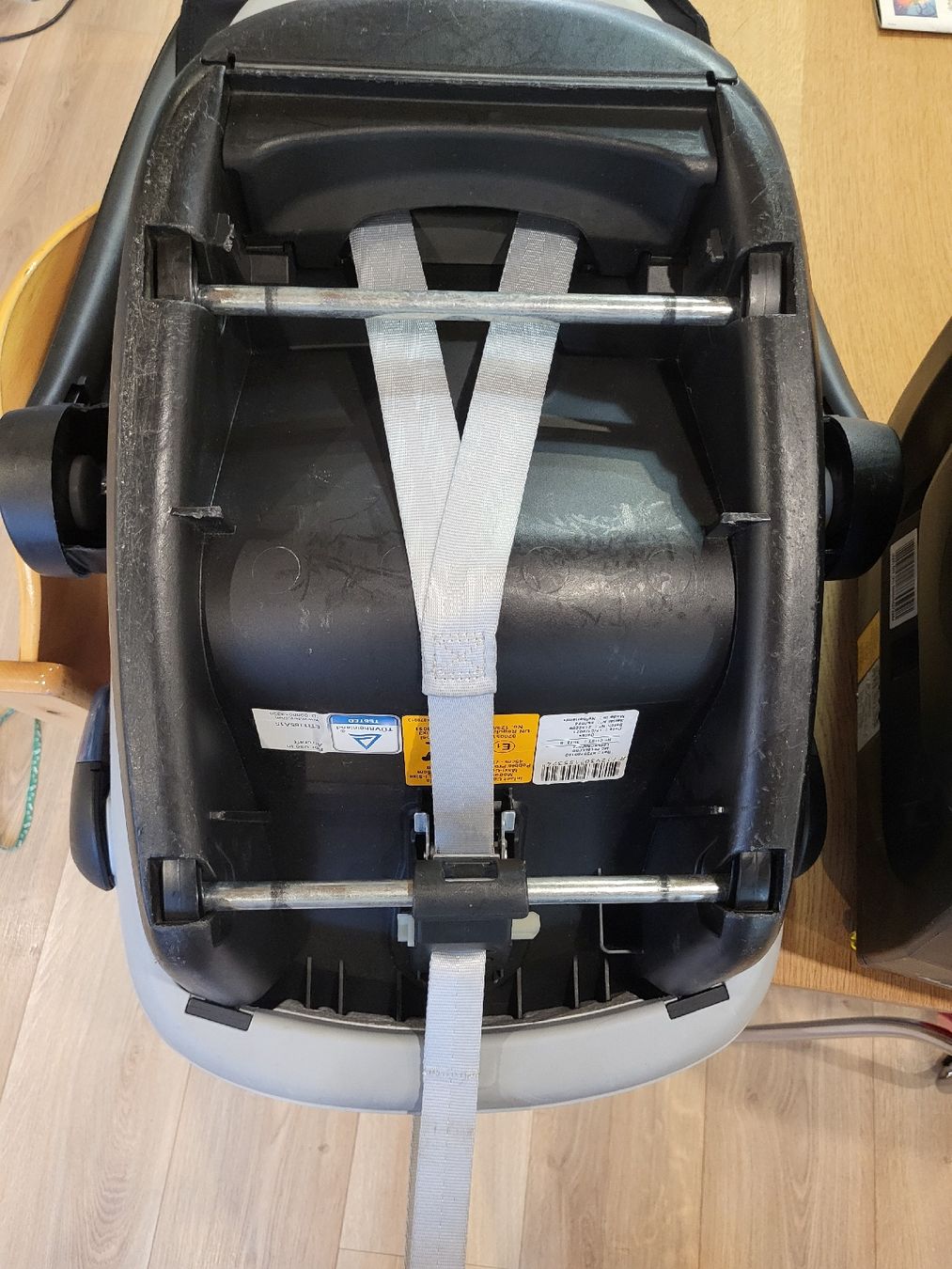Maxi-Cosi Sièges auto: Maxi-Cosi Babyschale mit Basis – D'occasion à Laupen ZH par pam_vp2d 3