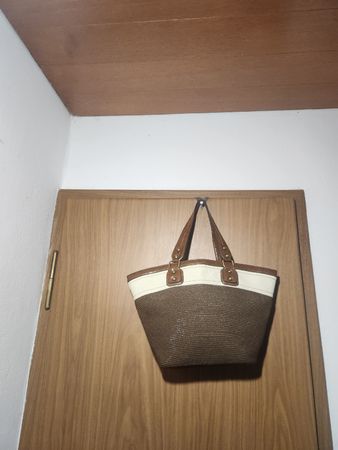 Sac à main Liz Claiborne bicolore marron blanc cassé 