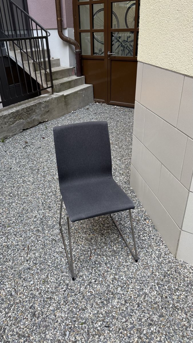 Stühle: Chair Grey – Gebraucht aus Zürich von dar_k5h2 1