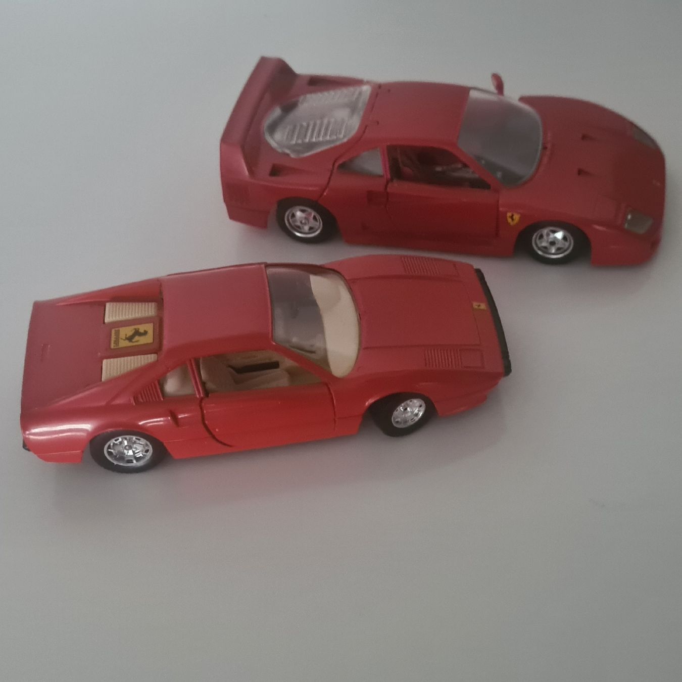 Bburago Modellini d'auto: 2 Burago Ferrari Modell 1/24 – Usato da Steinen venduto da turbogeiss99 3