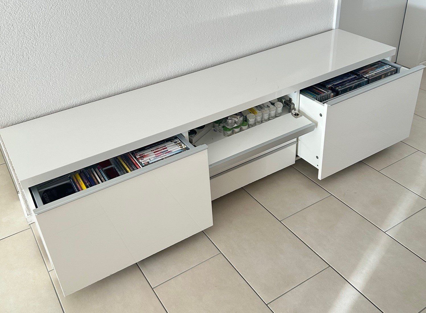 Cassettiere: Sideboard L:180, B:40, H:48 – Usato da Biel/Bienne venduto da tondot 3