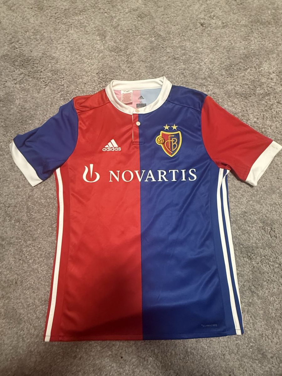 FC Bâle Maillots de corps & Pantalons: FC BASEL TRIKOT 2017/18 Gr. 176 – D'occasion à Zollikofen par zenay57