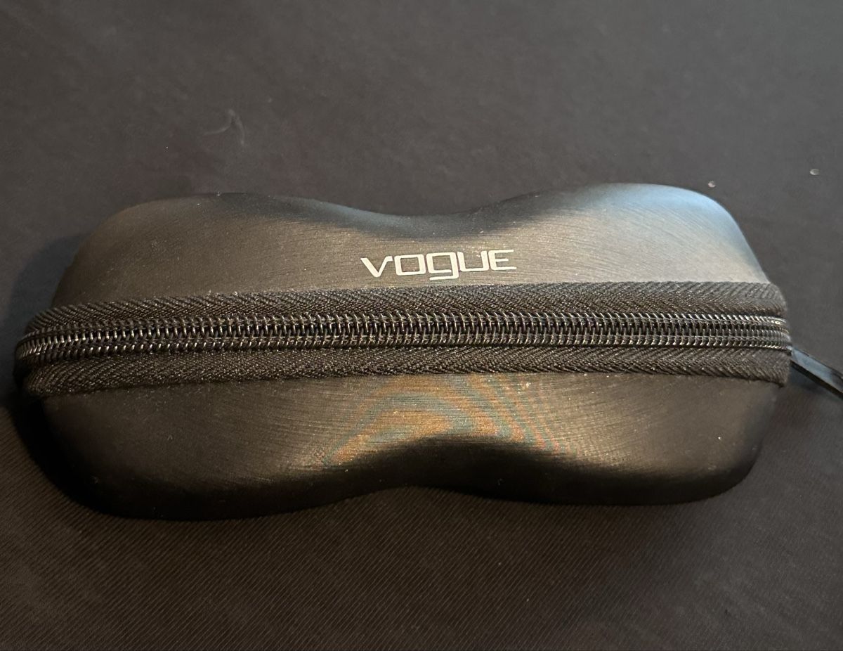 Vogue Occhiali & Lenti: Vogue Sonnenbrille, Schwarz – Usato da Zufikon venduto da lje_tnk2 2