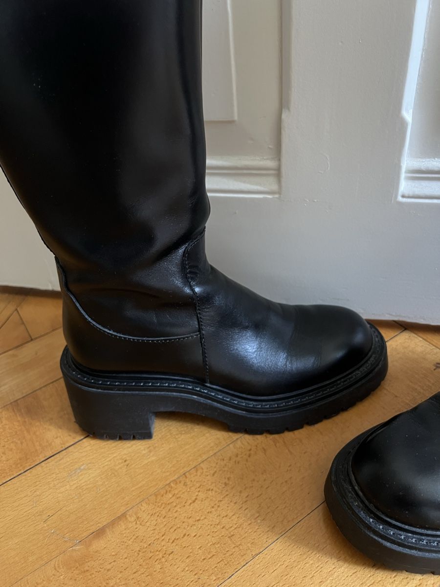 Zara Scarpe da donna: Kniehohe Lederstiefel mit Profil – Usato da Luzern venduto da Soeuv 4