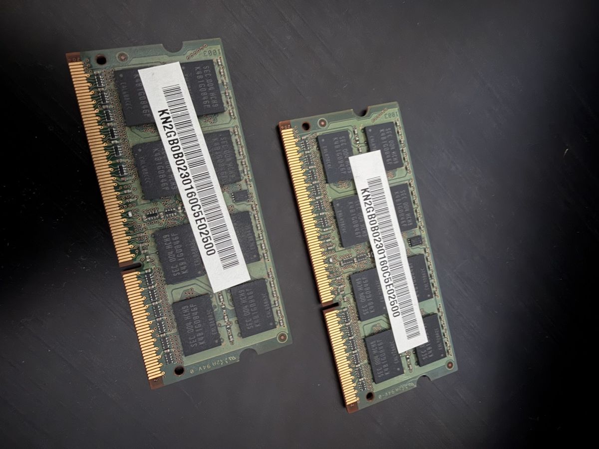 Samsung Memoria / RAM: 2x 2GB Samsung laptop DDR3 ram – Usato da Zürich venduto da yux_zt7p