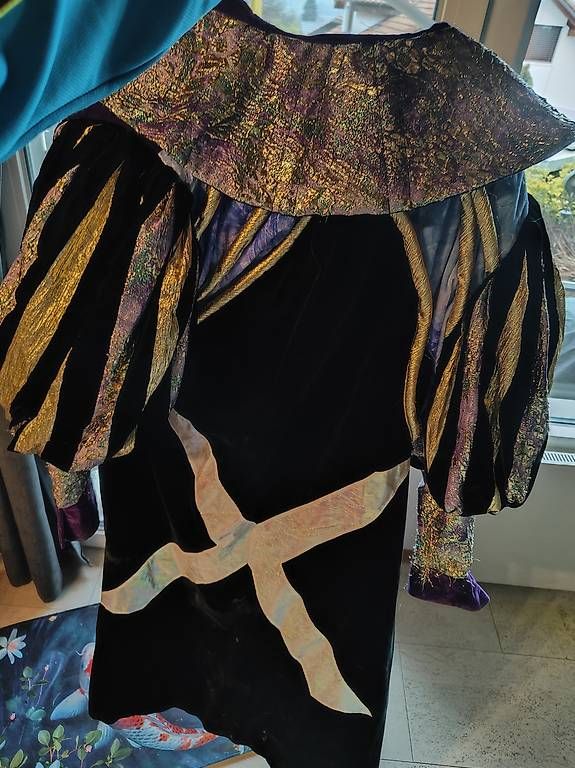 Costumi: Fasnachts Bekleidung  – Usato da Zetzwil venduto da cosmaschiwa1 1