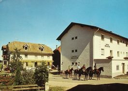 SAIGNELÉGIER Hôtels Bellevue - Reiter mit Pferden