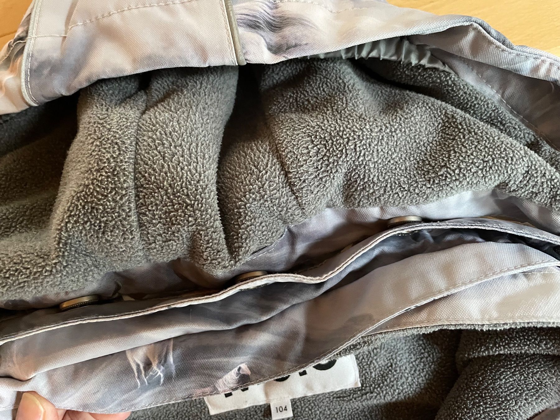Molo Giacche & Cappotti: Winterjacke von MOLO, Gr. 104, Pferdedesign – Usato da Cham venduto da 2eye 3