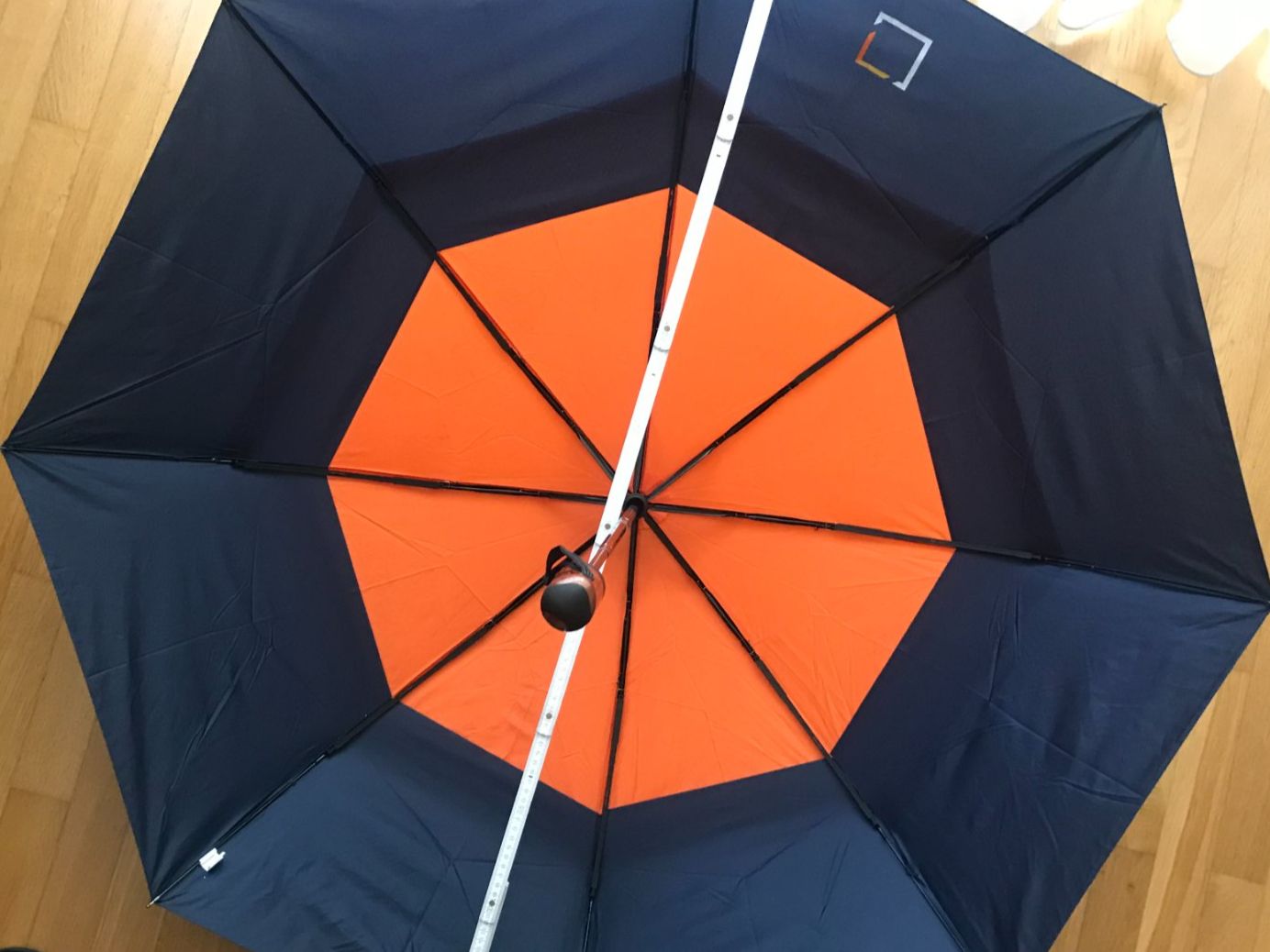 Regenschirme: Automatik-Regenschirm blau/orange – Neu und originalverpackt aus Zug von Cry71 2