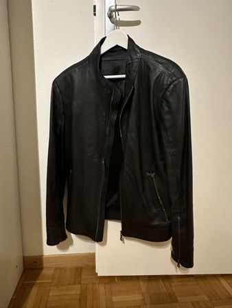Veste en cuir noir