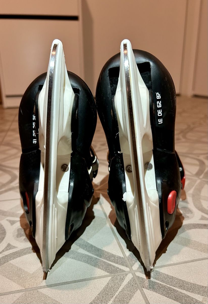 Oxelo Pattini da ghiaccio: Ice skates (adjustable size 28-31) – Usato da Givisiez venduto da olg_58qd 2