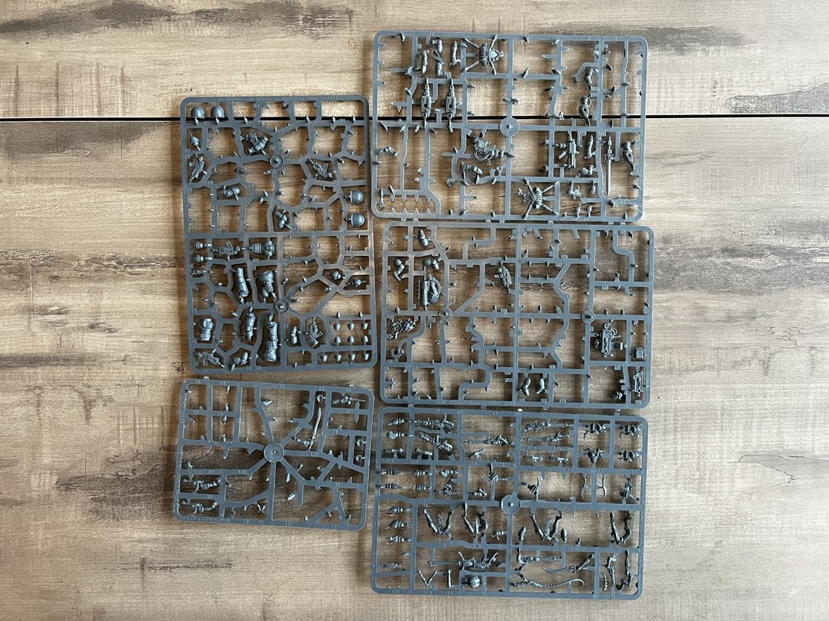 Giochi: Warhammer 40k/Horus Heresy Gussrahmen/Bits Set 12 – Usato da Läufelfingen venduto da stephiesheena