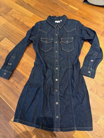 Dunkelblaues Jeans,kleid von Levis in S