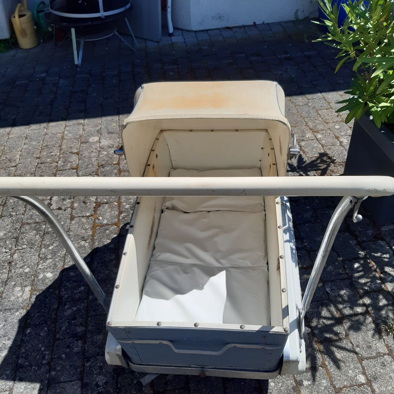 Kinderwagen: Kinderwagen Helvetia 1950 – Gebraucht aus Subingen von sandstrasse 1