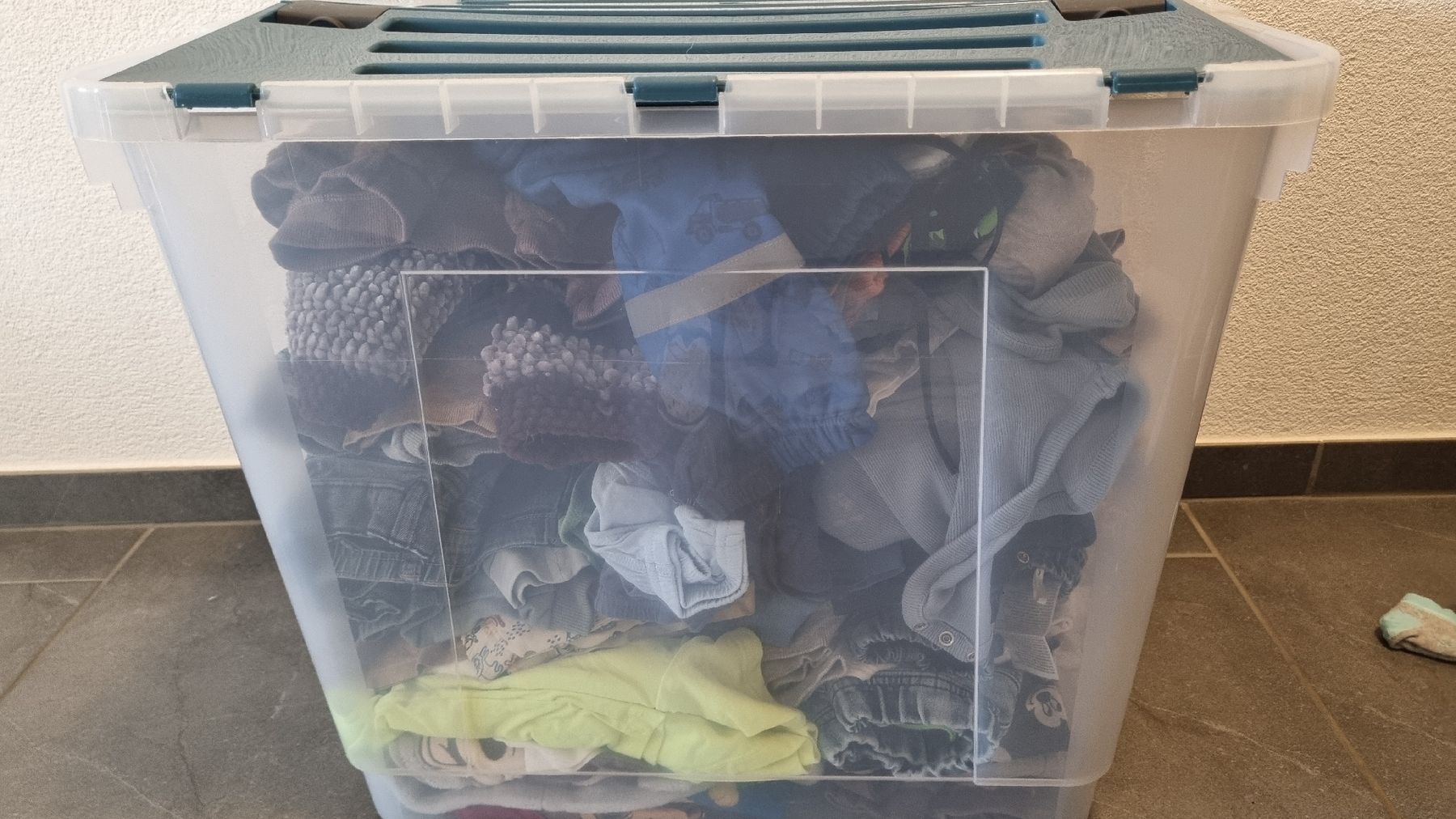 Lotti & Set di vestiti: Kleiderpaket Jungen/neutral – Usato da Thayngen venduto da neuli