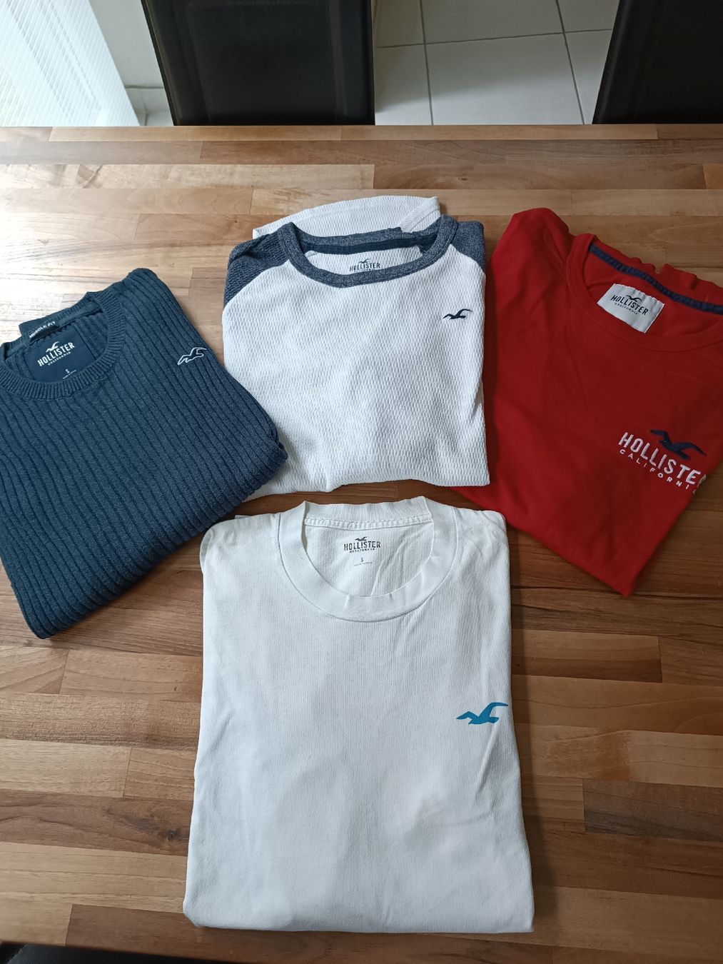 Hollister Kleiderpakete: Hollister Kleiderpaket Herren – Gebraucht aus Basel von kau_d97h