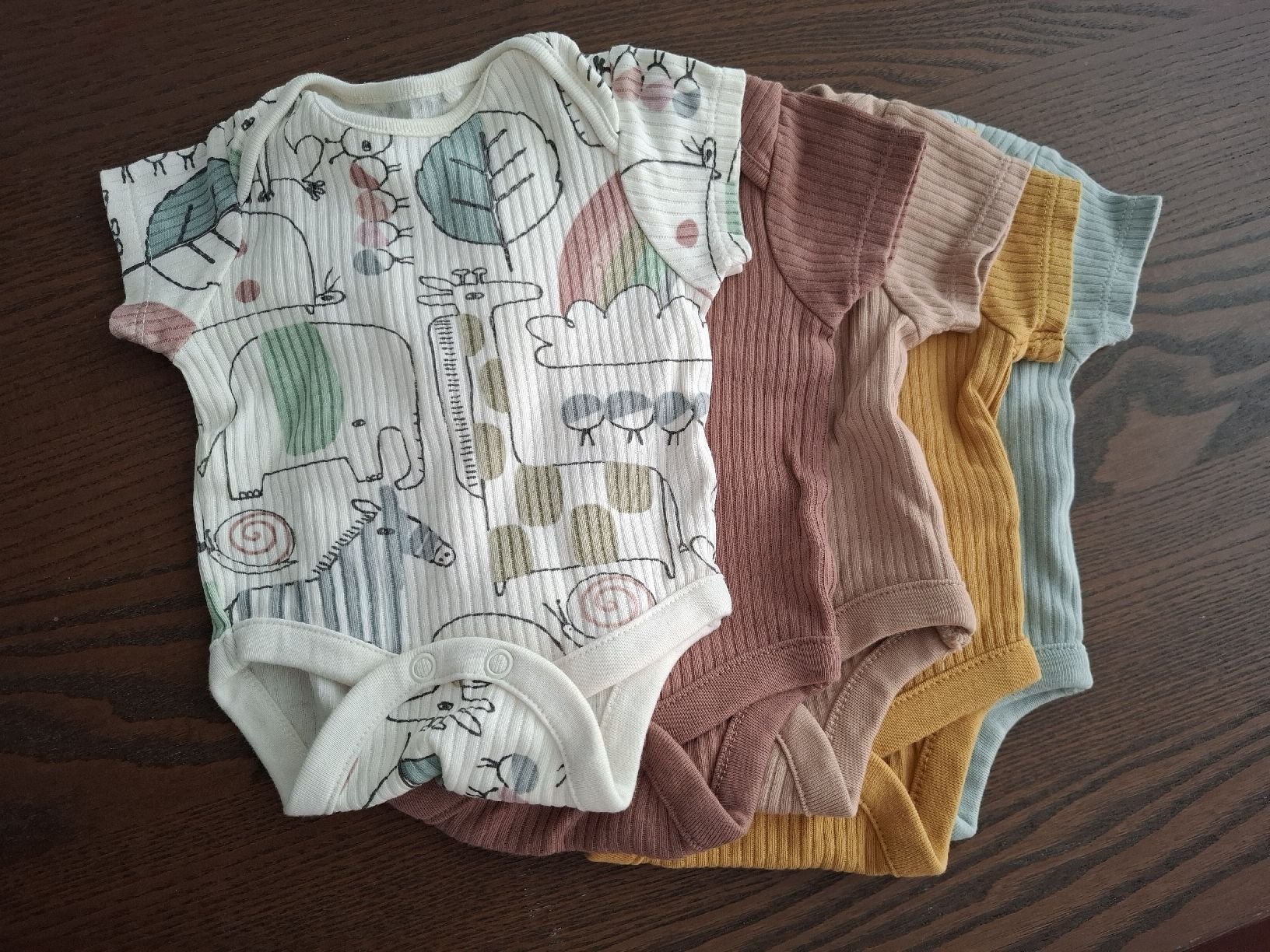 Next Lotti & Set di vestiti: 5 Next Baby Bodys Grösse 50 – Nuovo (secondo la descrizione) da Bern venduto da fabienneste
