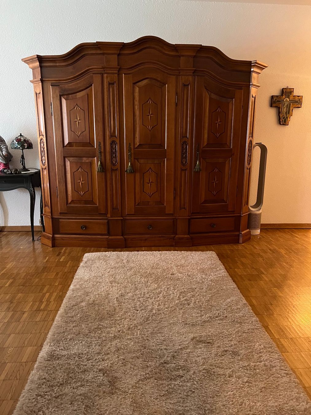 Armadi: Antiker Bodenseeschrank 3-türig – Usato da Zuerich venduto da Daniel020