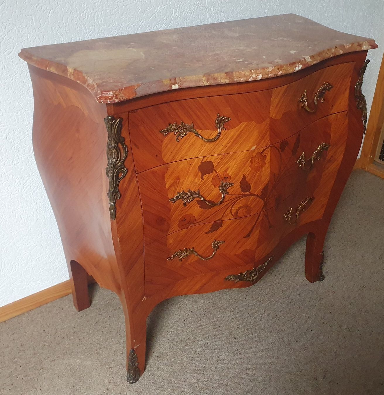 Kommoden: Commode style Louis XV avec plateau en marbre – Gebraucht aus Tramelan von lolopat 2