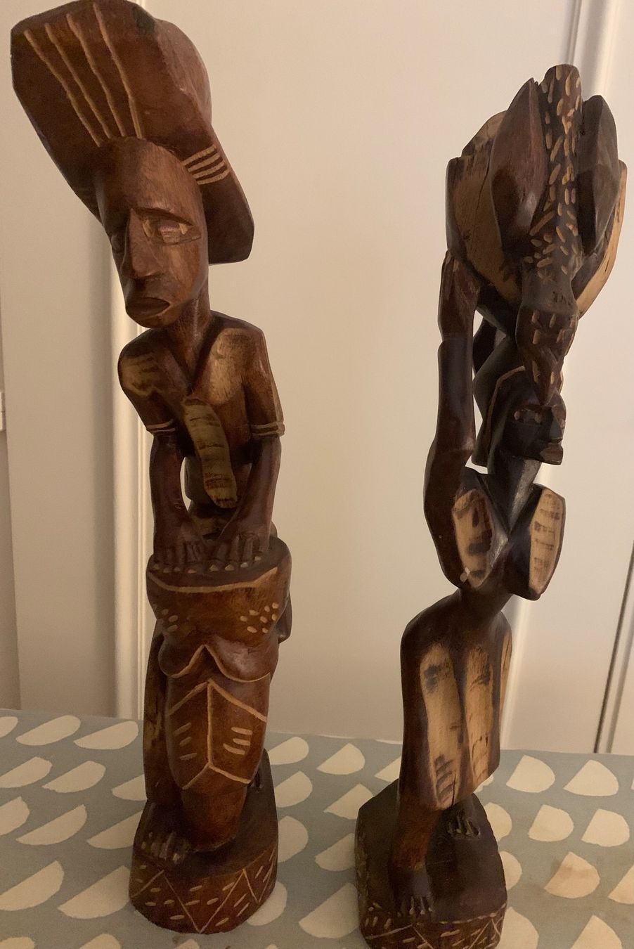 Sculptures & Statues: Deux statuettes en bois sculpté artisanat – D'occasion à thonex par begochiqui