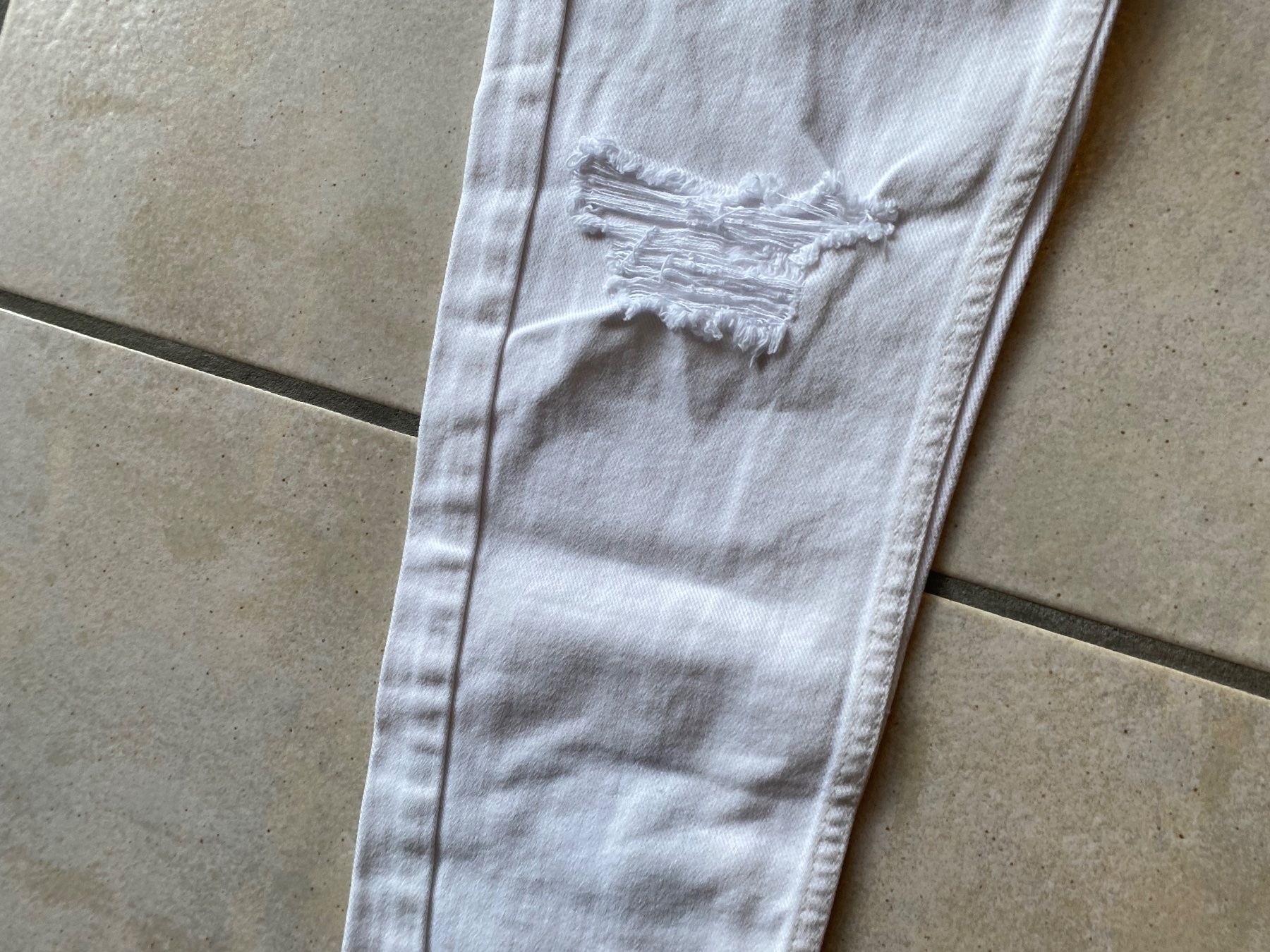 Tally Weijl Jeans: TALLY WEIJL Jeans 32 weiß – D'occasion à Orpund par Mary8972 7