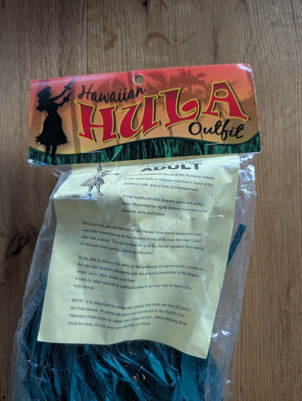 Kostüme: Hula Outfit – Neu und originalverpackt aus Interlaken von dmncmg 1
