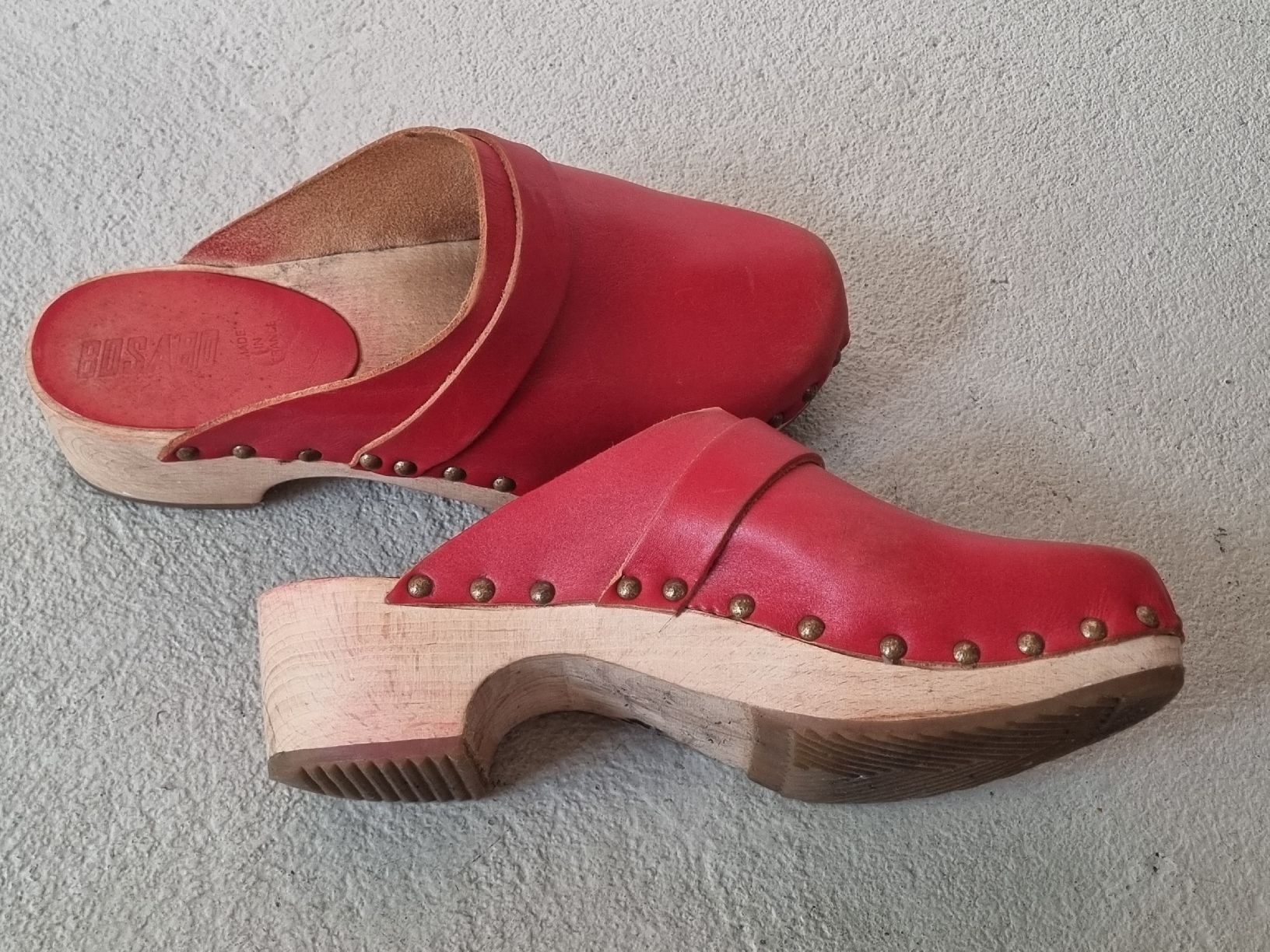 Scarpe da uomo: Sabots en cuir rouge, marque Bosabo, point. 39 – Usato da vevey venduto da komulainen 2