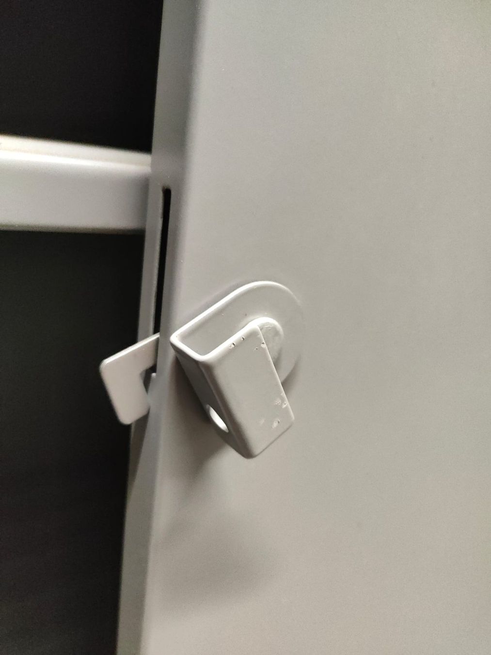 Ikea Schränke: Schrank Metall grau mit Türen und Regalen – Gebraucht aus Olten von Bosko2k 4