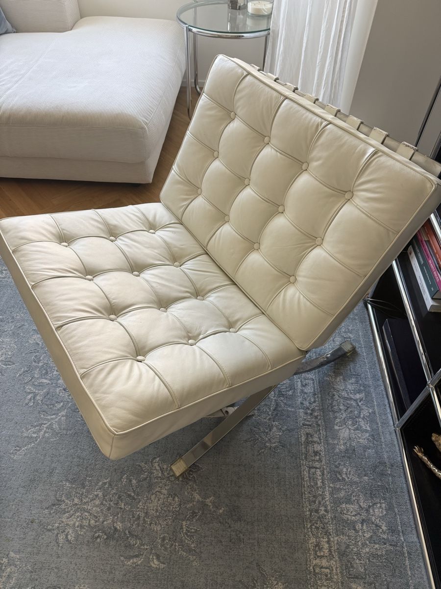 Sedie a sdraio: Barcelona Chair Replica – Difettoso da Zürich venduto da lmk_99
